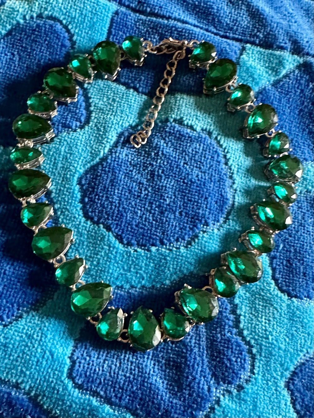 Emerald Teardrop Statement Necklace - Green